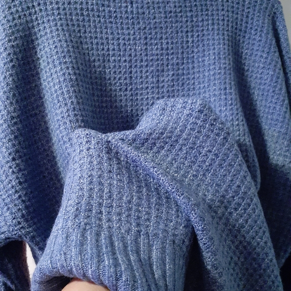 Sweater - Picture 9 of 9